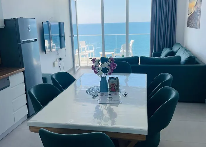 Ocean Pearl In Albania * Лежа